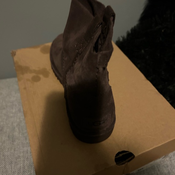 Brown UGG boots classic mini - Picture 3 of 9